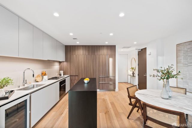 1 Bristol Court 521, San Francisco, CA 94130
