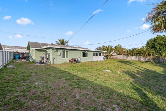 730 NW 1st Avenue, Boynton Beach, FL 33426