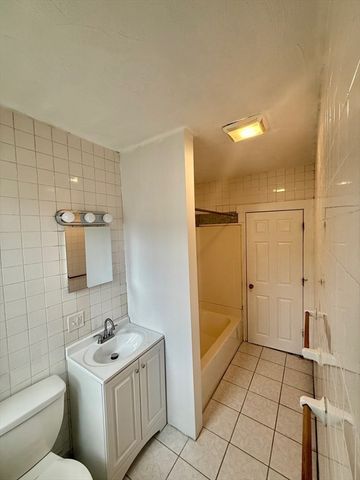 225 Florence St 225, Boston, MA 02131