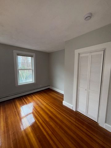225 Florence St 225, Boston, MA 02131