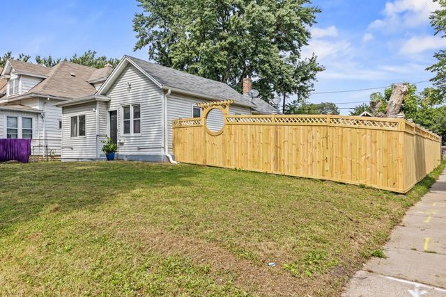 95 Front Avenue, Saint Paul, MN 55117