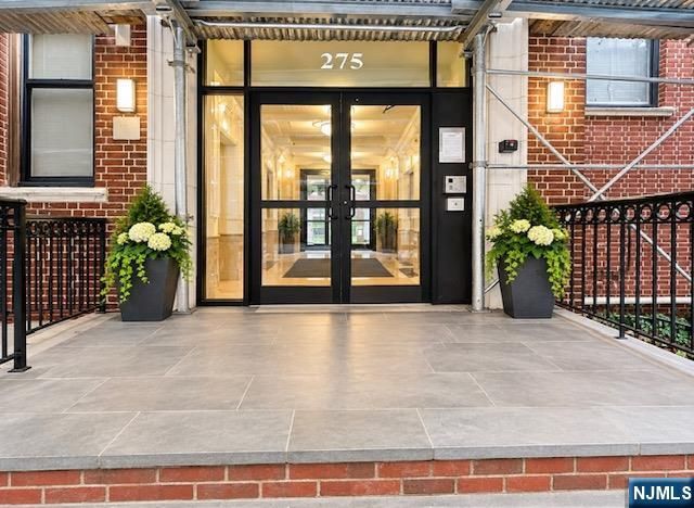275 Harrison Avenue 101, Jersey City, NJ 07304