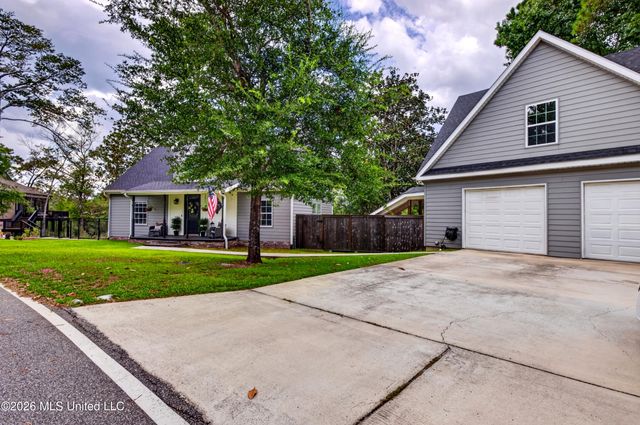 11440 Haleiwa Place, Diamondhead, MS 39525