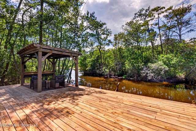 11440 Haleiwa Place, Diamondhead, MS 39525