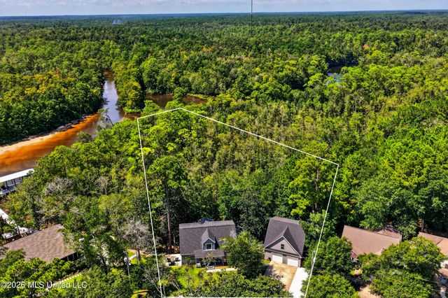 11440 Haleiwa Place, Diamondhead, MS 39525