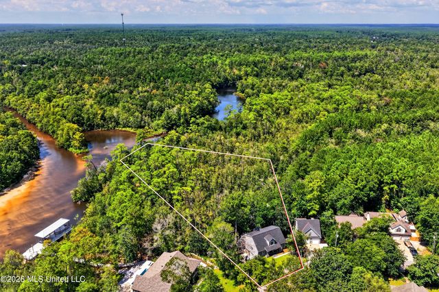 11440 Haleiwa Place, Diamondhead, MS 39525