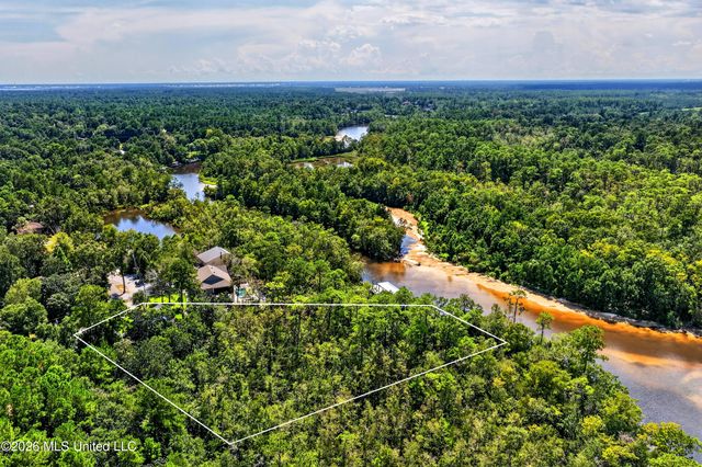 11440 Haleiwa Place, Diamondhead, MS 39525