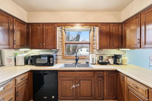 1209 Westwood Drive SW, Faribault, MN 55021