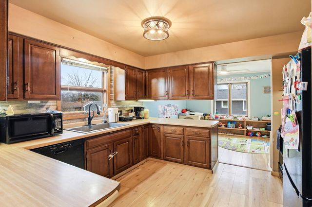 1209 Westwood Drive SW, Faribault, MN 55021