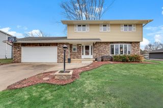 1209 Westwood Drive SW, Faribault, MN 55021