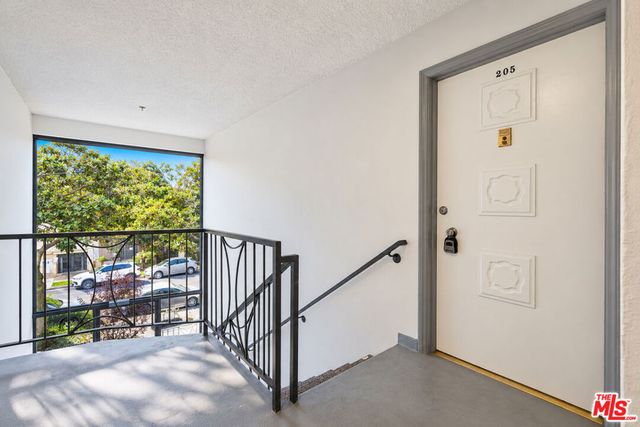 825 S Bedford Street 205, Los Angeles, CA 90035
