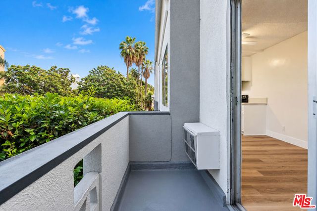 825 S Bedford Street 205, Los Angeles, CA 90035