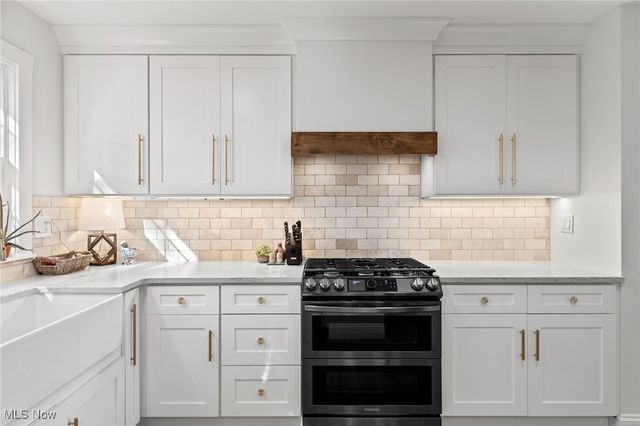 830 S Parkview Drive, Aurora, OH 44202