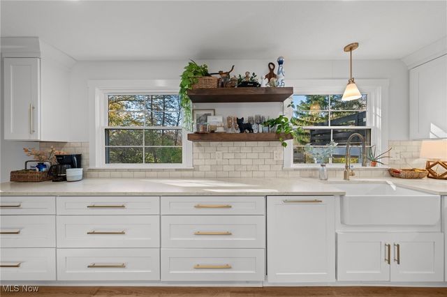 830 S Parkview Drive, Aurora, OH 44202