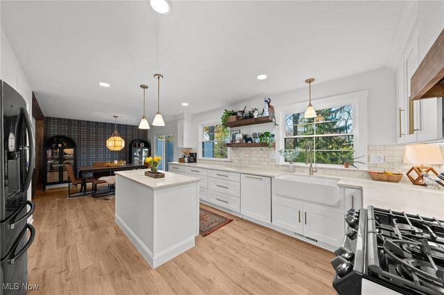 830 S Parkview Drive, Aurora, OH 44202