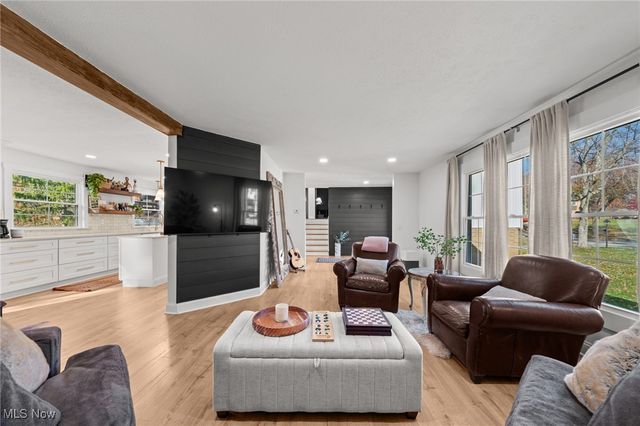 830 S Parkview Drive, Aurora, OH 44202