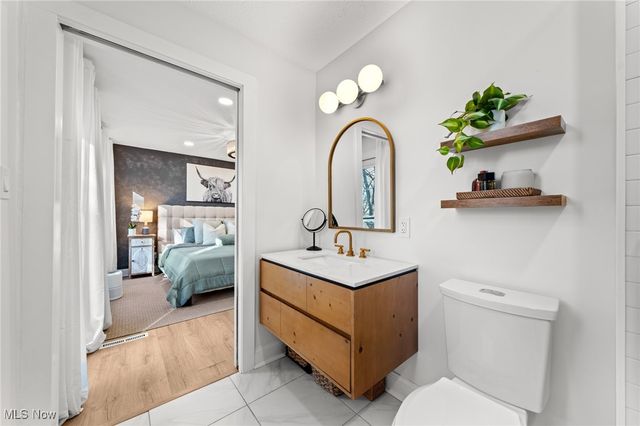 830 S Parkview Drive, Aurora, OH 44202