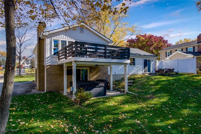 830 S Parkview Drive, Aurora, OH 44202