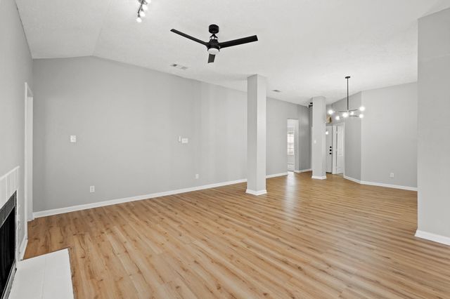 7215 Trogon Lane, Houston, TX 77083