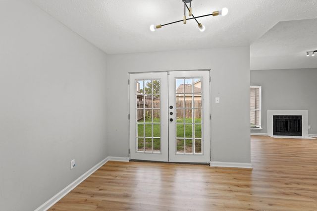 7215 Trogon Lane, Houston, TX 77083