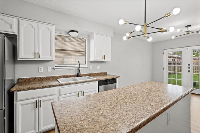 7215 Trogon Lane, Houston, TX 77083