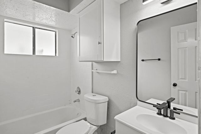 7215 Trogon Lane, Houston, TX 77083