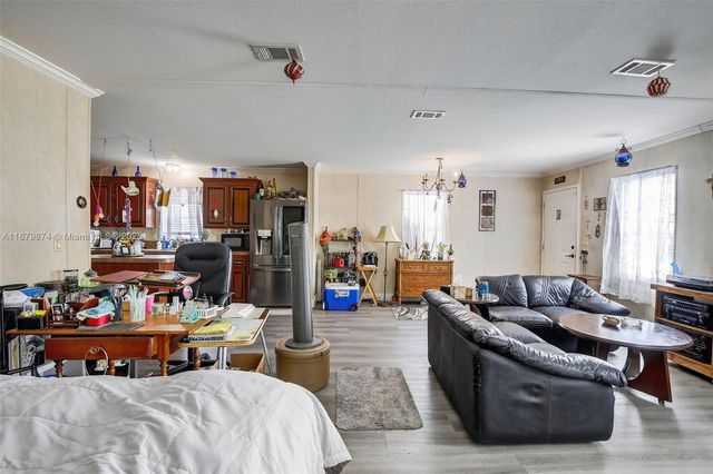 21651 NW 3rd St, Pembroke Pines, FL 33029