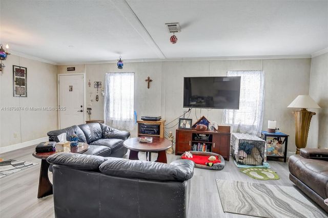 21651 NW 3rd St, Pembroke Pines, FL 33029