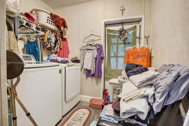 21651 NW 3rd St, Pembroke Pines, FL 33029