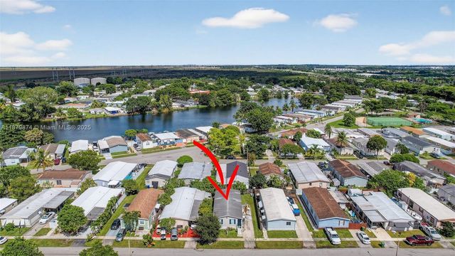 21651 NW 3rd St, Pembroke Pines, FL 33029