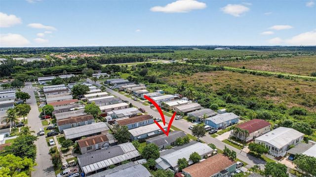 21651 NW 3rd St, Pembroke Pines, FL 33029