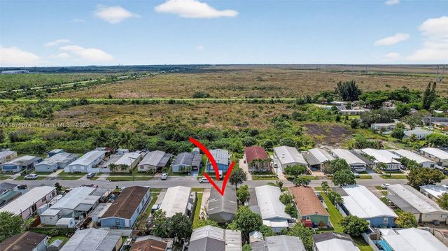 21651 NW 3rd St, Pembroke Pines, FL 33029