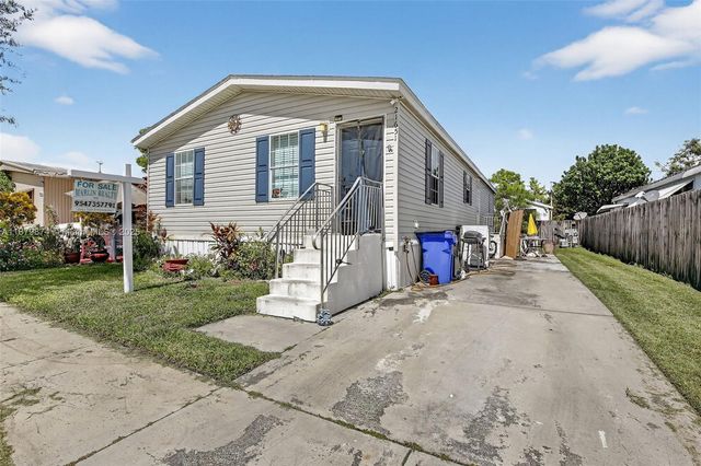 21651 NW 3rd St, Pembroke Pines, FL 33029