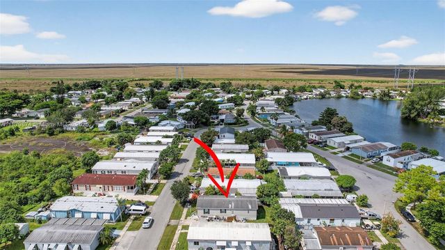 21651 NW 3rd St, Pembroke Pines, FL 33029