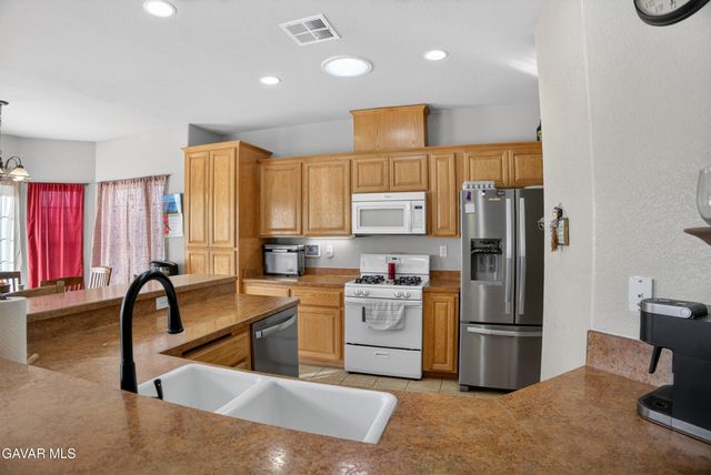 27961 Ack Ack Court, Tehachapi, CA 93561
