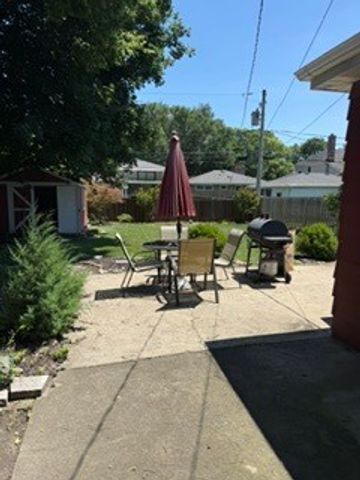 705 S Dryden Place, Arlington Heights, IL 60005