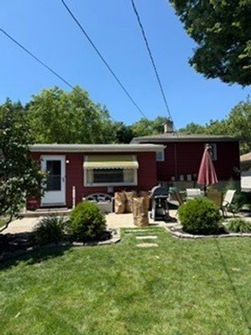 705 S Dryden Place, Arlington Heights, IL 60005