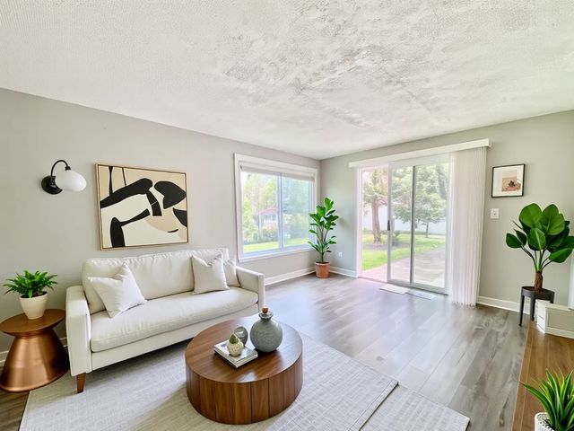 903 Blackhawk Drive, University Park, IL 60484