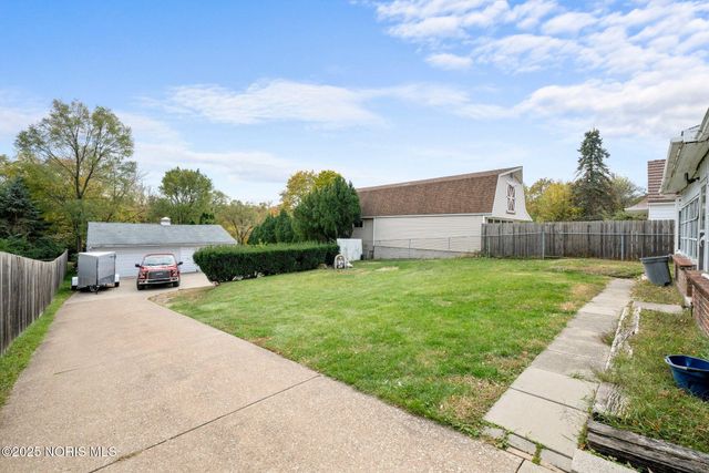 357 Hillside Drive, Rossford, OH 43460