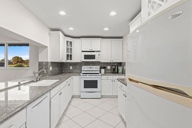 383 Villa Drive S, Atlantis, FL 33462