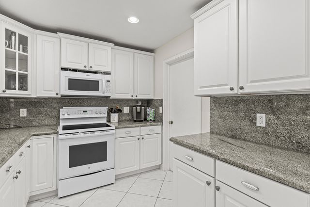 383 Villa Drive S, Atlantis, FL 33462
