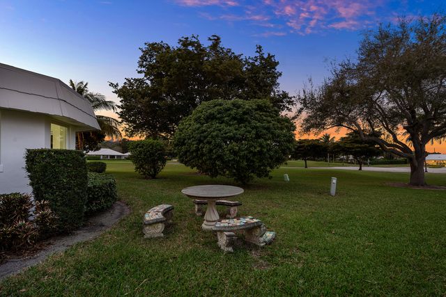 383 Villa Drive S, Atlantis, FL 33462