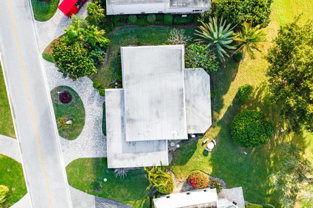 383 Villa Drive S, Atlantis, FL 33462