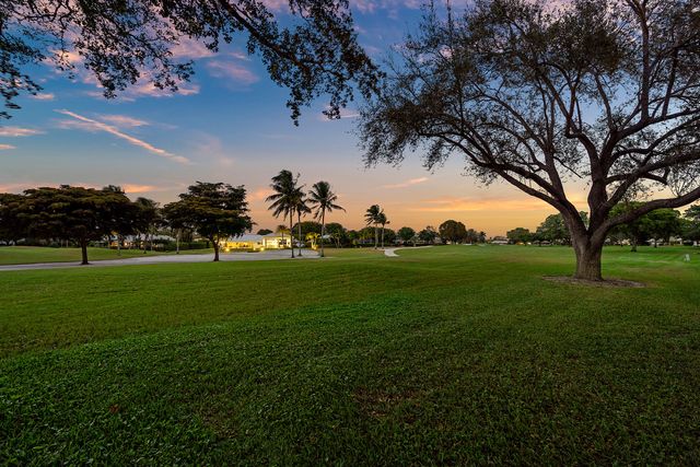 383 Villa Drive S, Atlantis, FL 33462