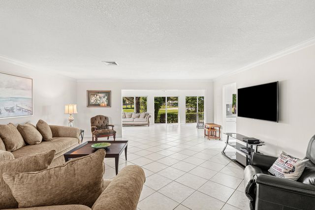 383 Villa Drive S, Atlantis, FL 33462