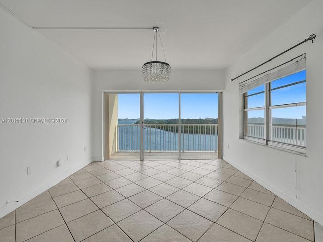 300 Bayview Dr 906, Sunny Isles Beach, FL 33160
