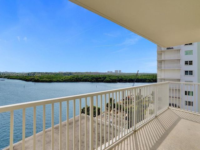 300 Bayview Dr 906, Sunny Isles Beach, FL 33160