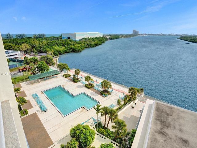 300 Bayview Dr 906, Sunny Isles Beach, FL 33160