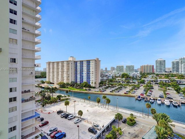300 Bayview Dr 906, Sunny Isles Beach, FL 33160