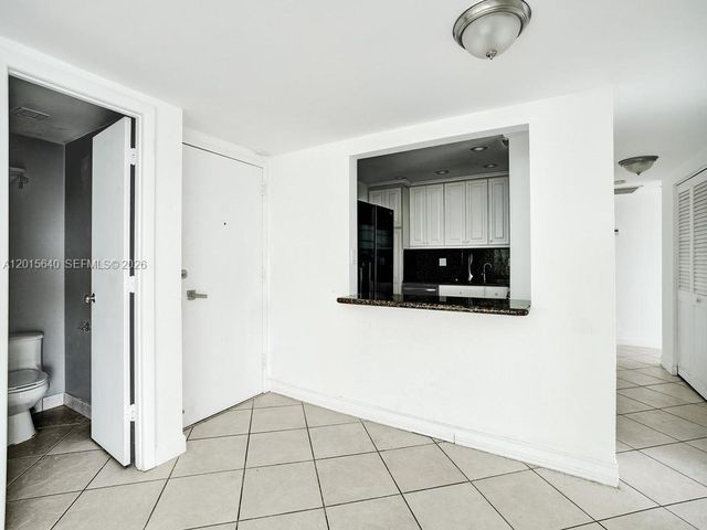 300 Bayview Dr 906, Sunny Isles Beach, FL 33160